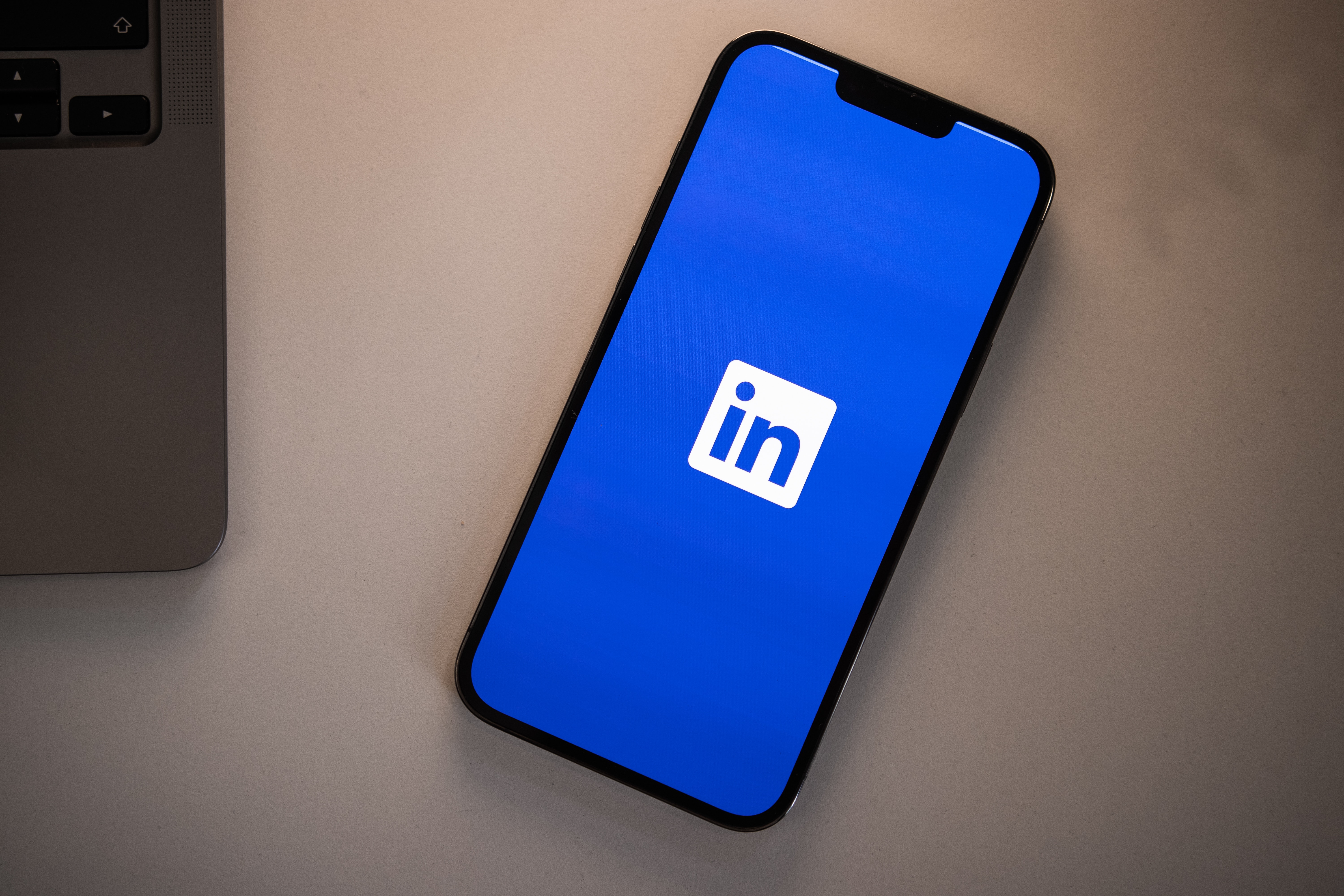 growing sales pipeline with linkedin